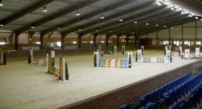 Drents Dressuur Gala. De fraaie piste van de Sunrise Stables in Assen.